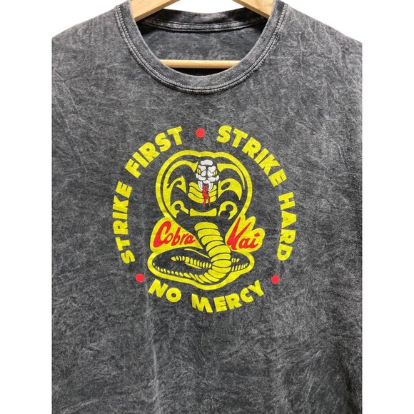 Cobra Kai Karate Kid Graphic Mens Tee Shirt Black Size L 80’s Retro Martial Arts - Picture 6 of 10